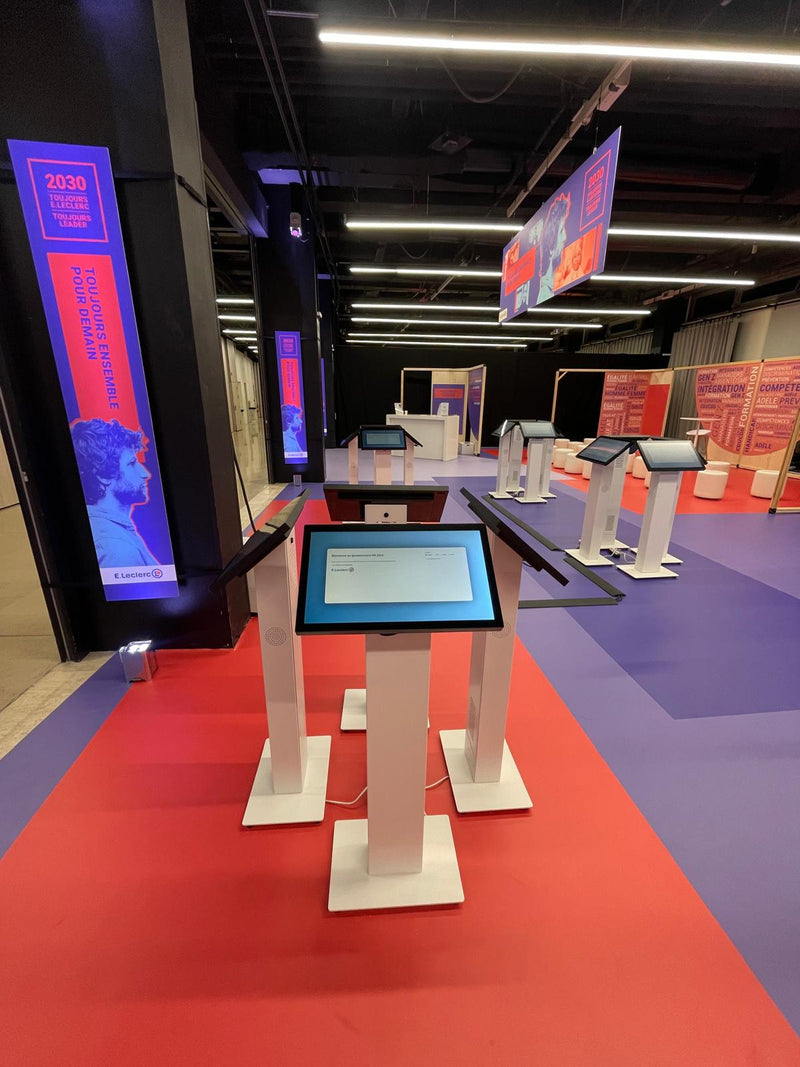 Des dizaines de bornes tactiles pour ce salon !