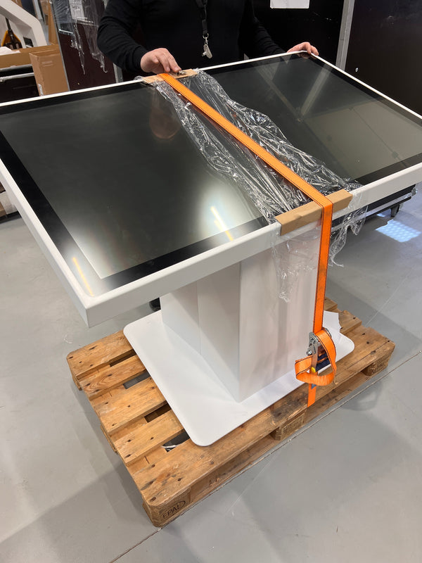 Borne digitale au départ pour un événement