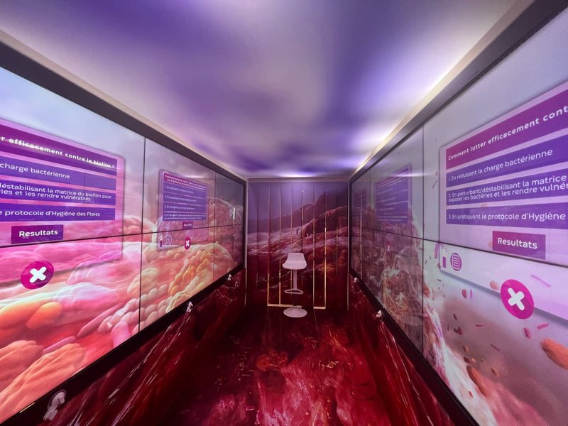 Une immersion interactive avec le tunnel d'écrans tactiles multi-utilisateurs