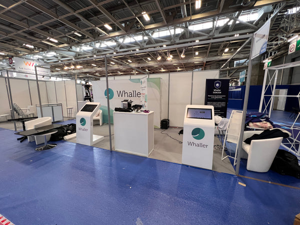 Bornes tactiles B1 sur stand pour mise en avant d'une plateforme