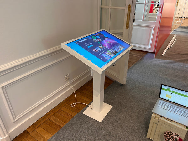 Covering contours d'écrans blancs d'une petite B05 pour un tournage