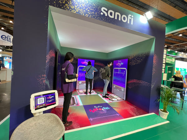 Immersion totale avec cette animation sur plancher led interactif et écrans géant