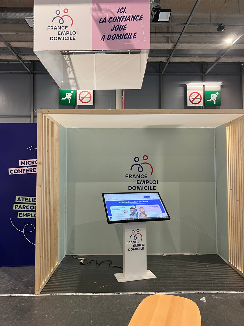 LiTRUEson sur salon d'une borne tactile