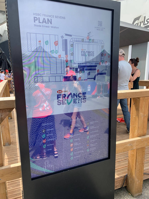 Plan interactif personnalisé et totem tactile exterieur E1