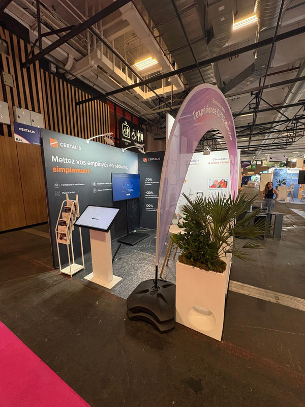 Borne tactile et écran pour équiper un stand sur le salon Preventica