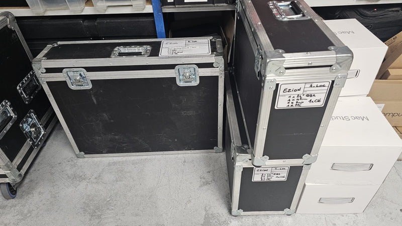 Location d'écrans 24 pouces et flight case de transport