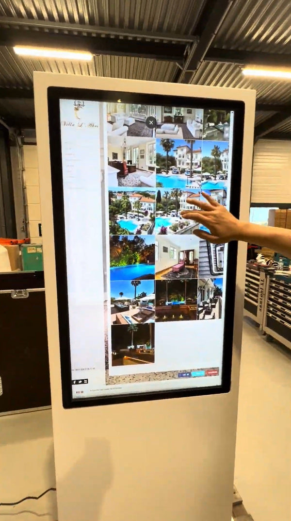 Découverte de biens sur ce totem tactile